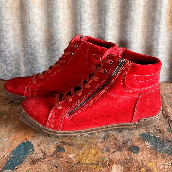 Women’s Biza suede shoe - Picture 3 of 4